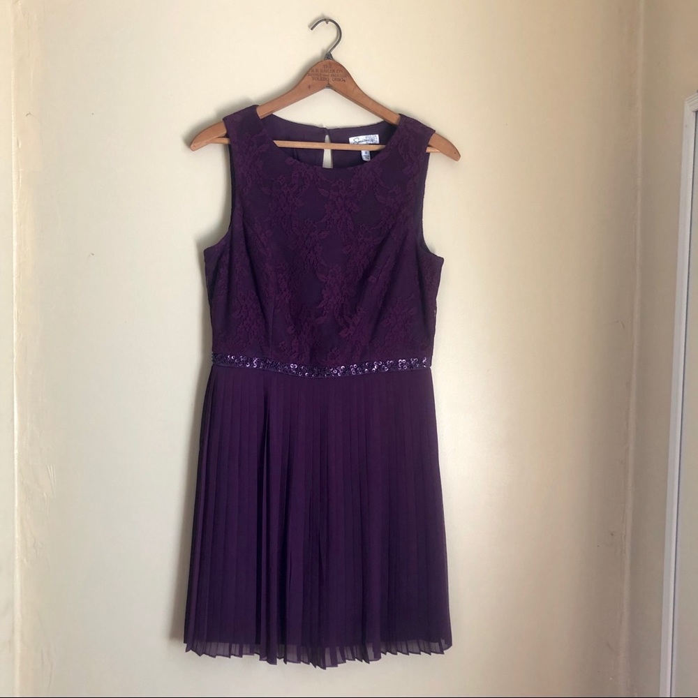 Speechless Sleeveless Pleated Lacy Dress